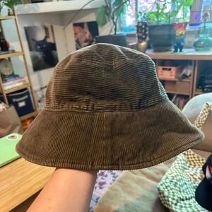 Brown corduroy bucket hat​